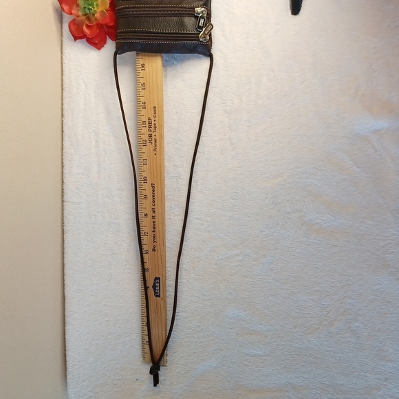 Urban Pouch from Roots - Picture 5 of 9